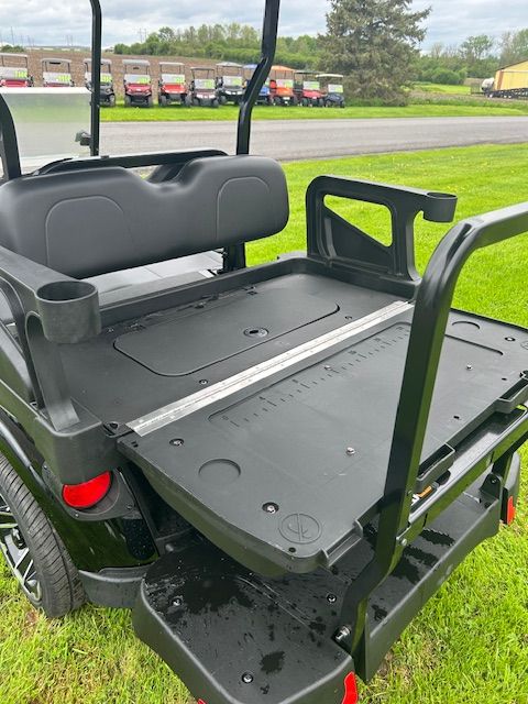 2025 E-Z-GO Valor 4 Electric for Sale - Image 3