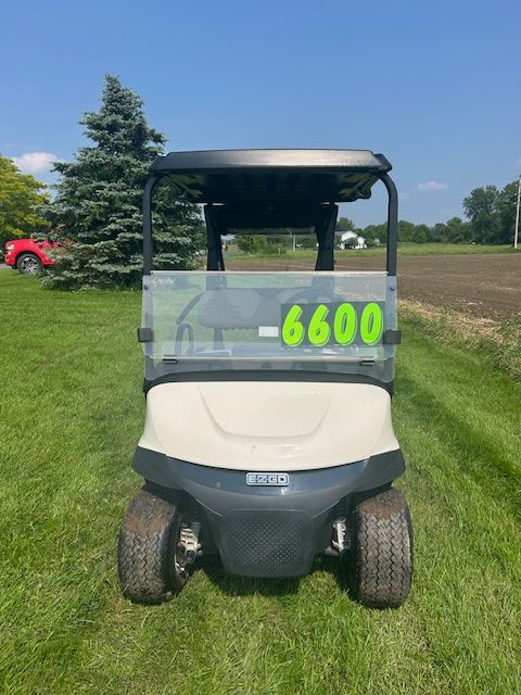 2025 E-Z-GO Freedom RXV 2+2 EX1 for Sale - Image 2