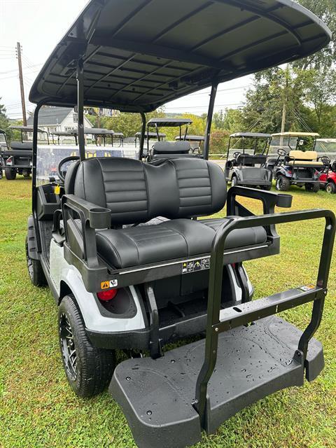 2025 E-Z-GO Express S4 Gas for Sale - Image 3