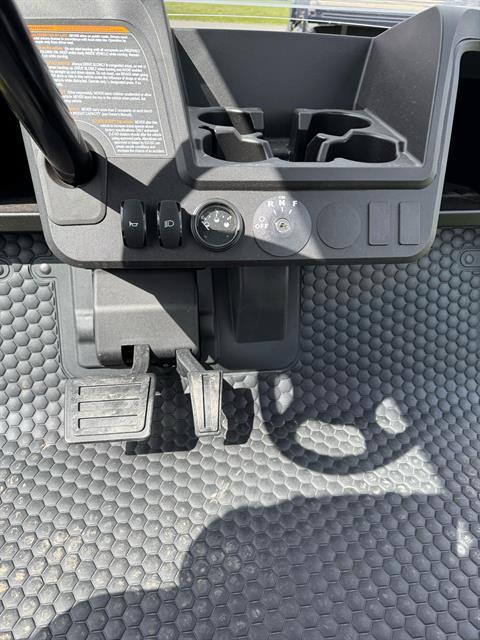 2025 E-Z-GO Valor 4 Electric for Sale - Image 6