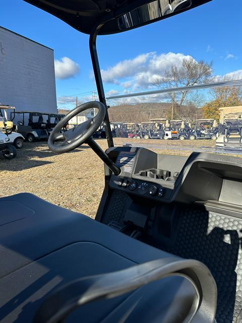2025 E-Z-GO Valor 4 Electric for Sale - Image 7