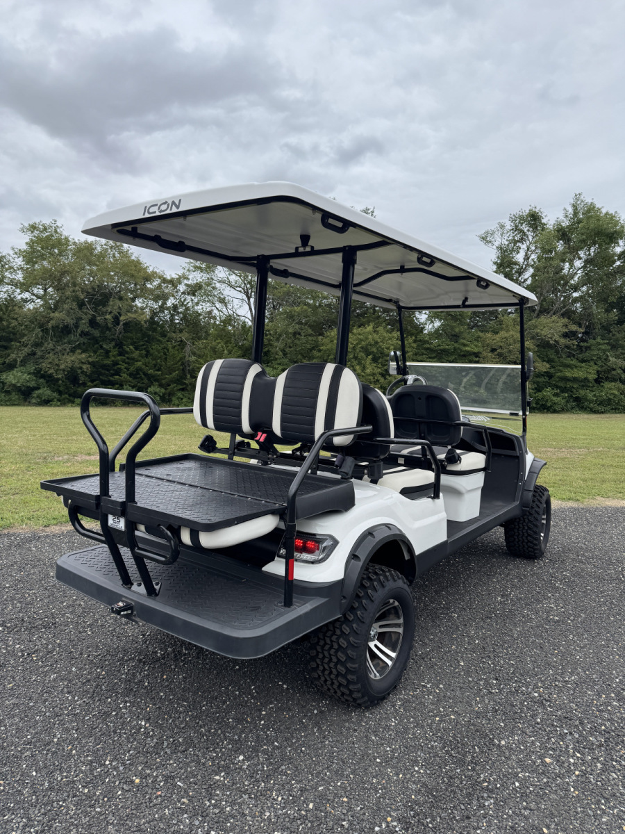 2022 Used Icon I60L White metallic 48 volt Low Speed Vehicle LSV street legal cart, 991 miles for Sale - Image 4